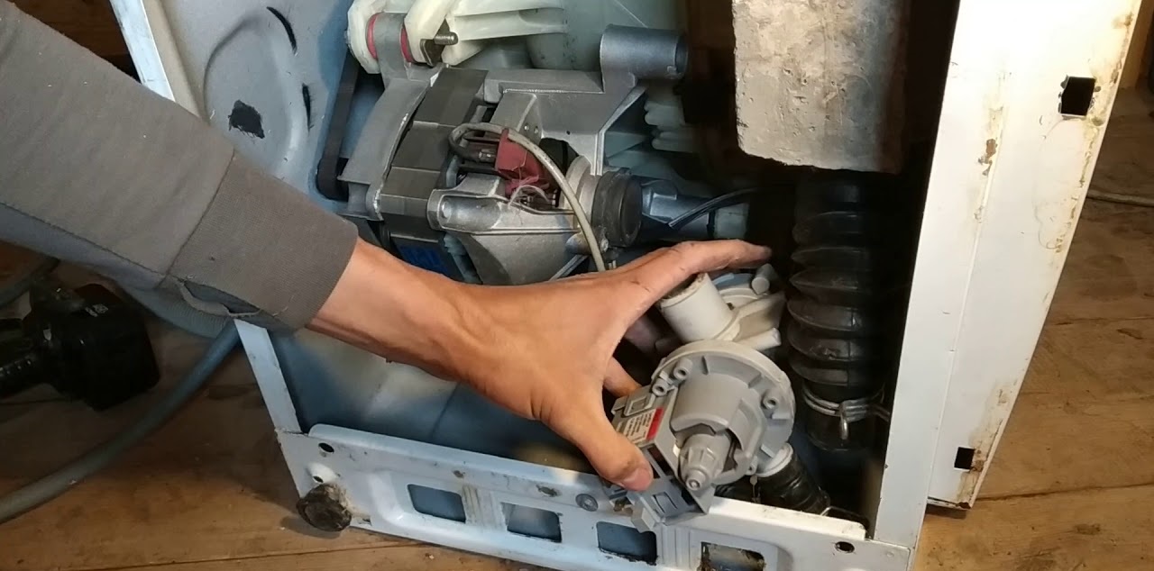 We get to the pump through the bottom of the machine