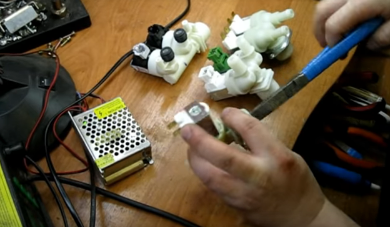 we remove the mesh with pliers