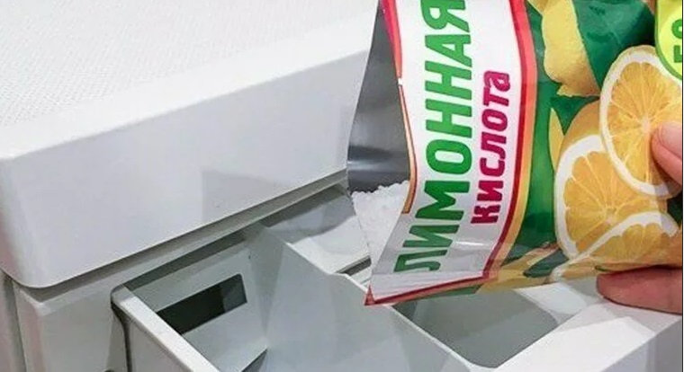 clean the car with lemon juice