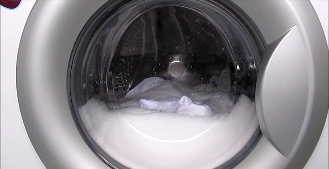 pours a lot of water and rotates slowly