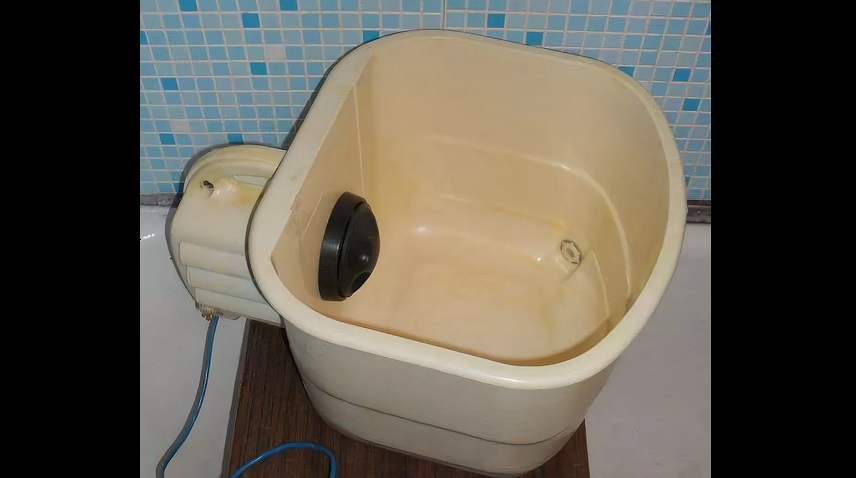 Malyuk machine with activator on the wall