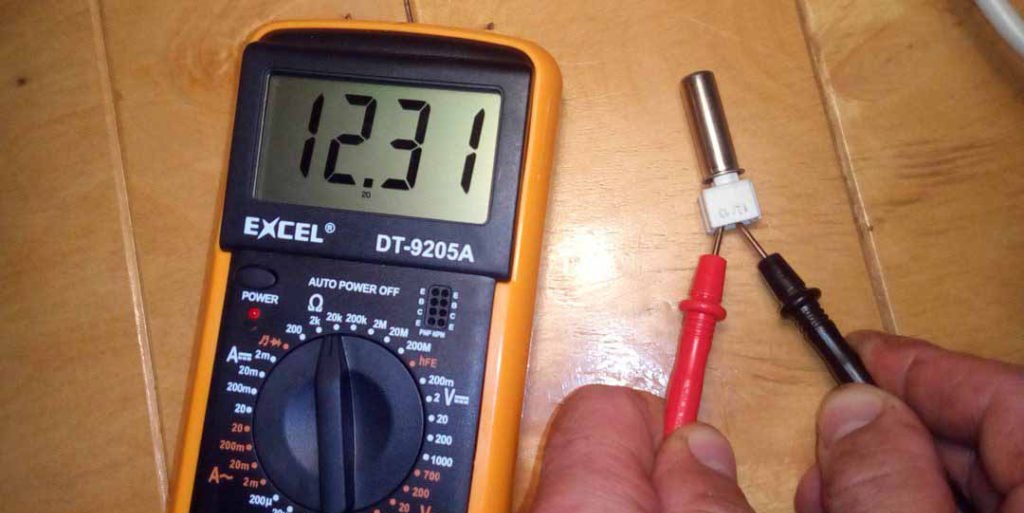 Checking the temperature sensor in the washing machine