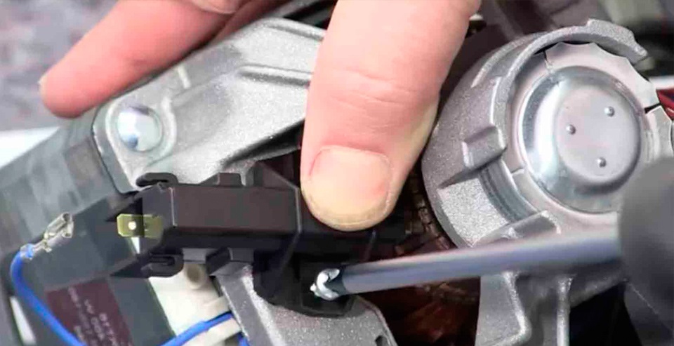replacing the washing machine motor brushes