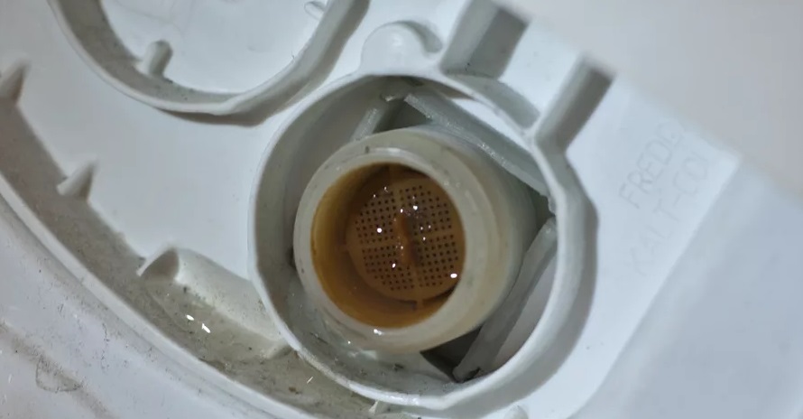 let's clean the intake valve mesh