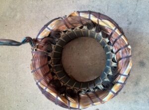 Колко мед има в двигателя на пералня?