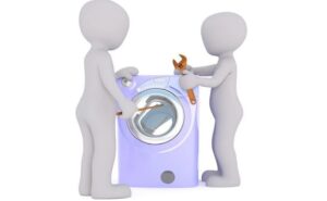 Чува се пукащ звук в пералнята, когато барабанът се върти.