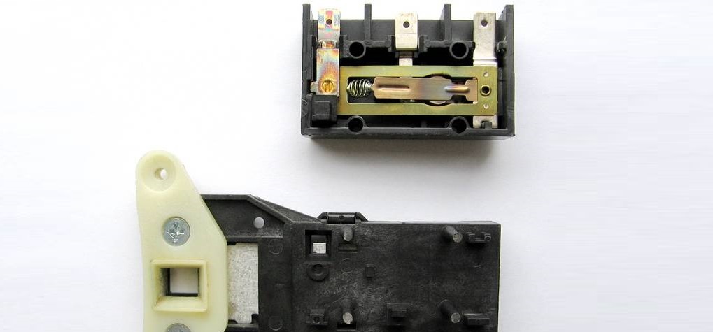 wait until the bimetallic plates cool down