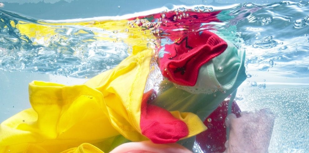 The quality of washing and rinsing depends on the amount of water