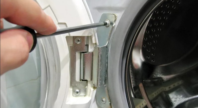 the door hinge is warped