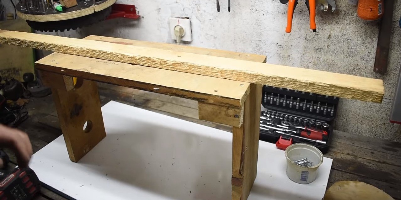 assembly of the grinding machine frame