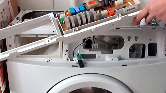 remove the machine's control panel