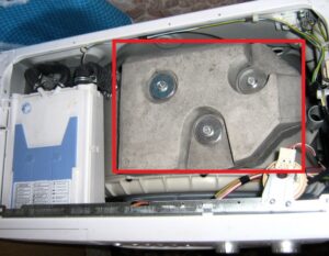 От какво е направена противотежестта в пералнята?