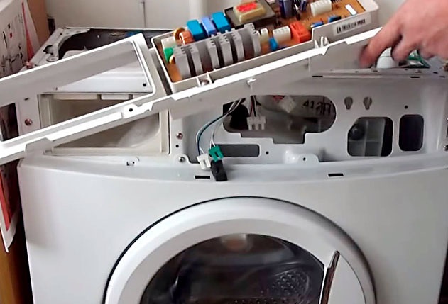 Removing the control panel on a washing machine