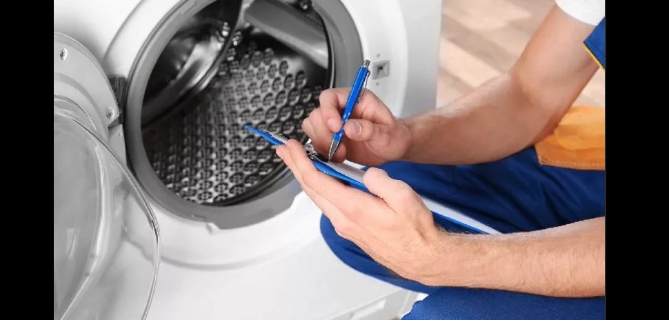 the mechanic diagnoses the problem