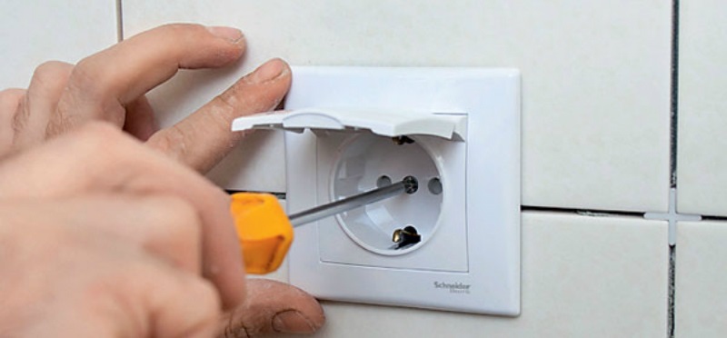 It is necessary to install moisture-resistant sockets