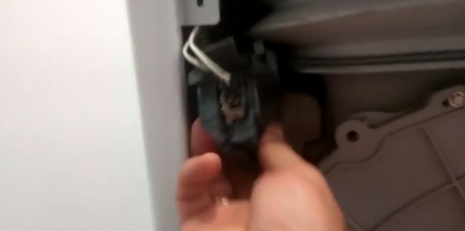 With a sharp movement we take out the UBL