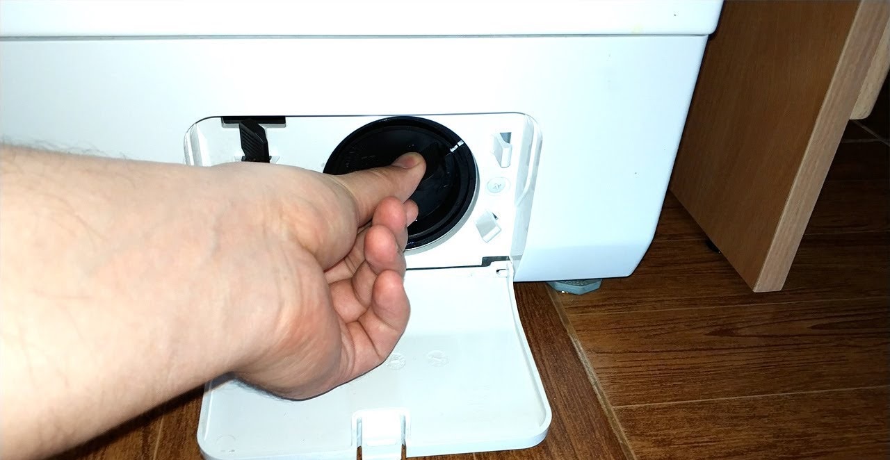 the filter cap was not tightened tightly