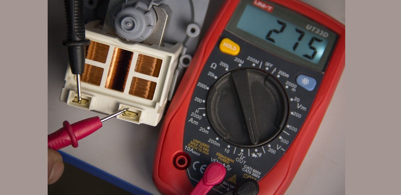 We check the pump with a tester