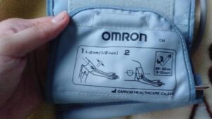 Мога ли да измия маншета от апарат за кръвно налягане?