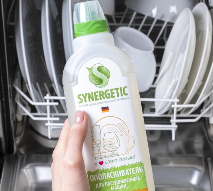Can you wash dishes without rinse aid in the dishwasher?