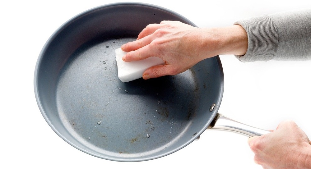 cleaning a non-stick frying pan