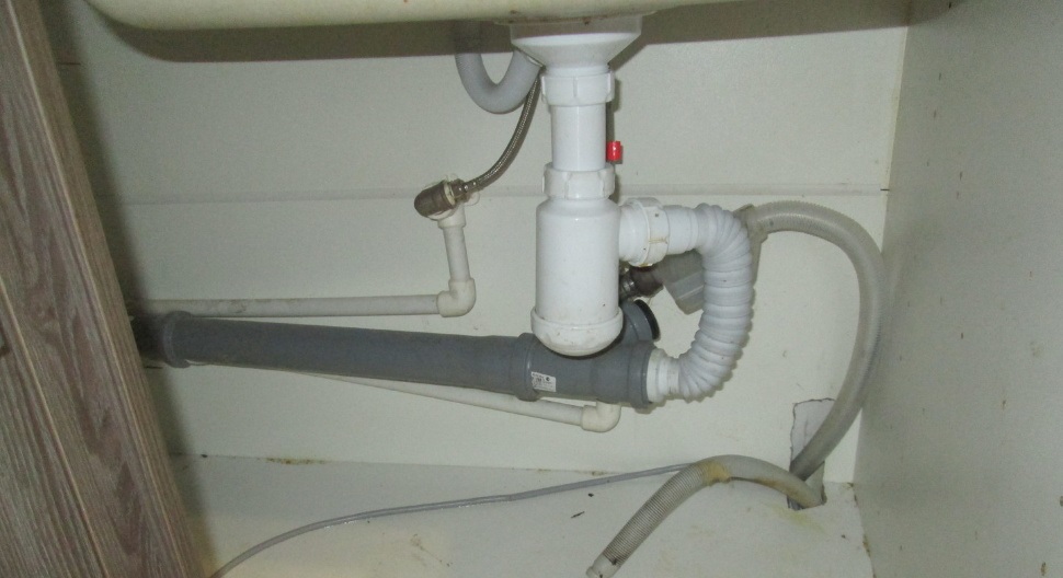 Is the Candy dishwasher connected properly?