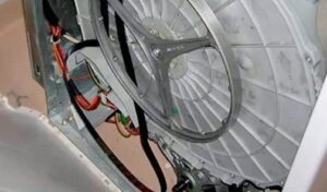 Каишката на пералнята ми Samsung се сваля.