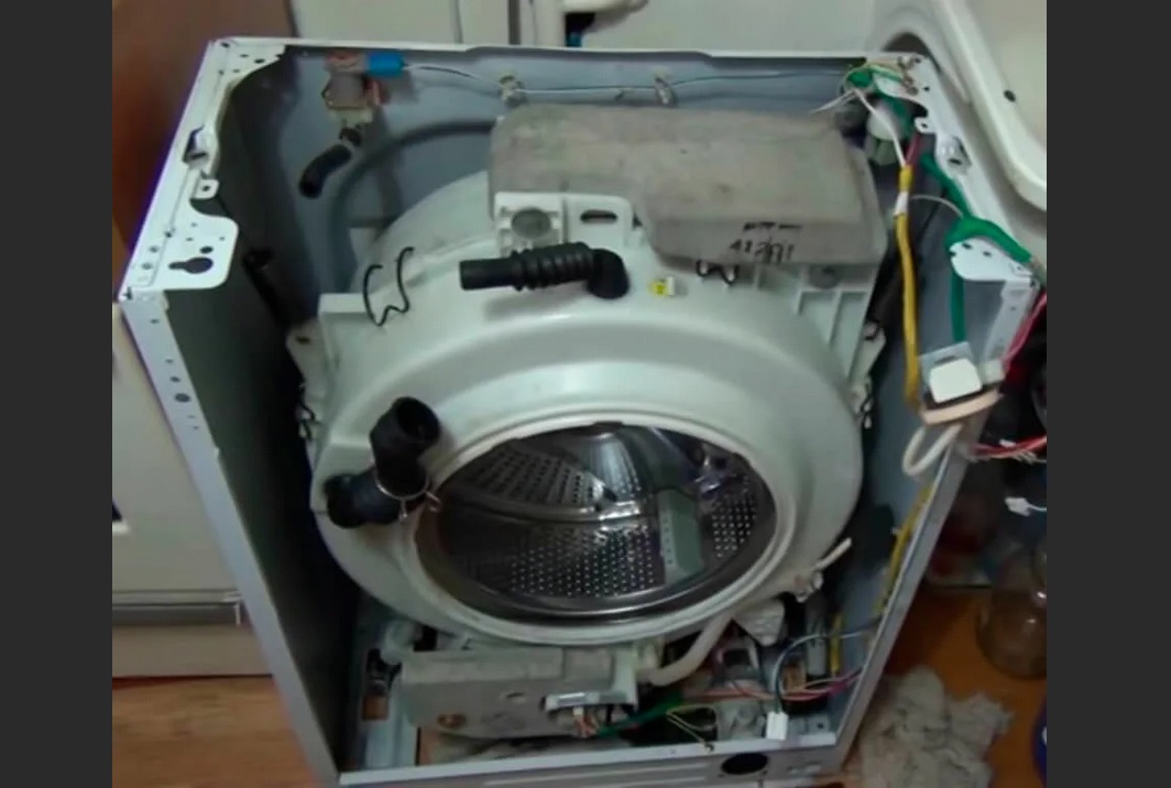 Disassembling a Gorenje washing machine