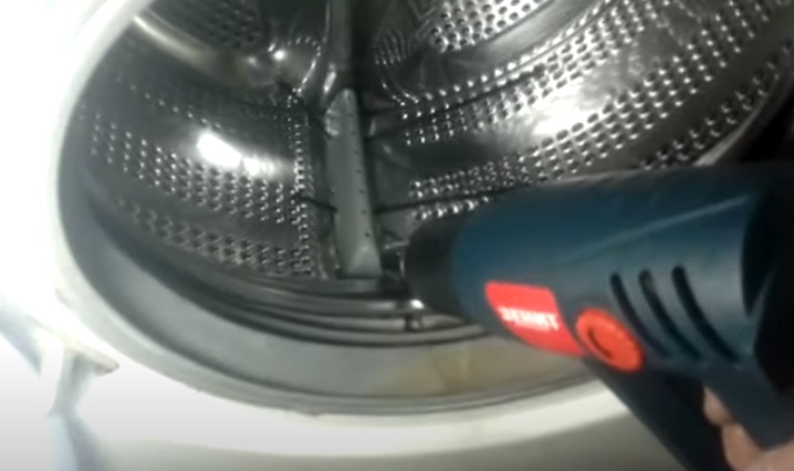 We reheat the rib with a hair dryer