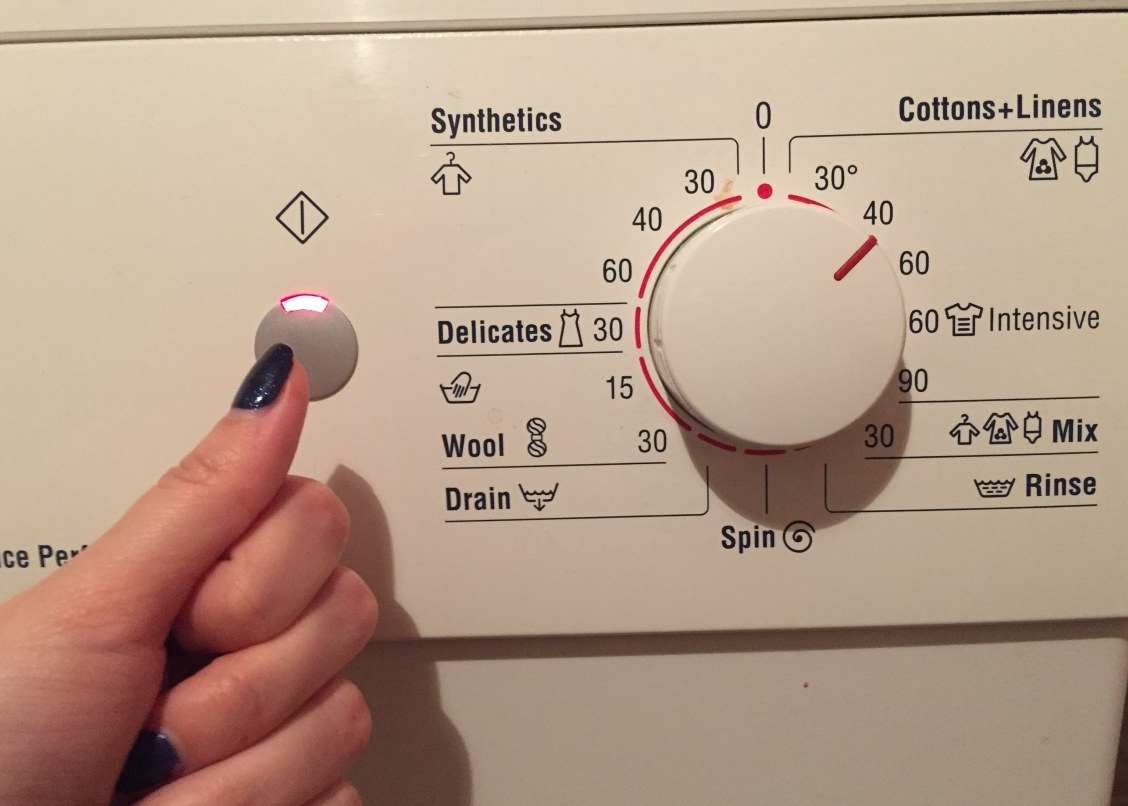 How to turn on a Bosch Maxx 5 washing machine