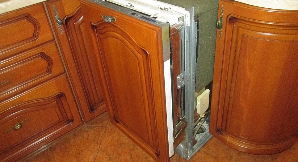 What types of dishwasher fronts are there?