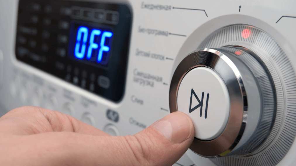 Does the Samsung washing machine respond to commands?