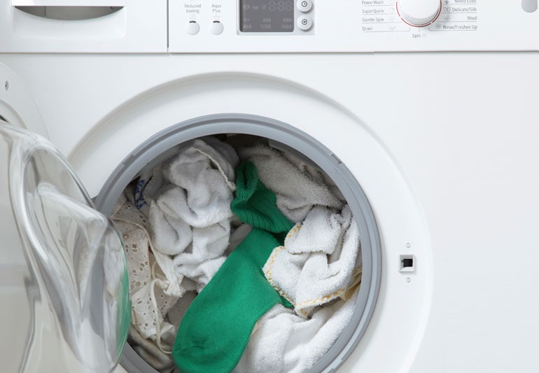 The washing machine does not always spin the laundry.