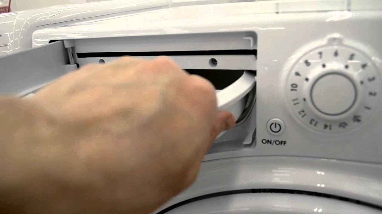 The Ariston washing machine tray is difficult to remove.