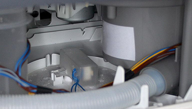 Aquastop in the dishwasher tray