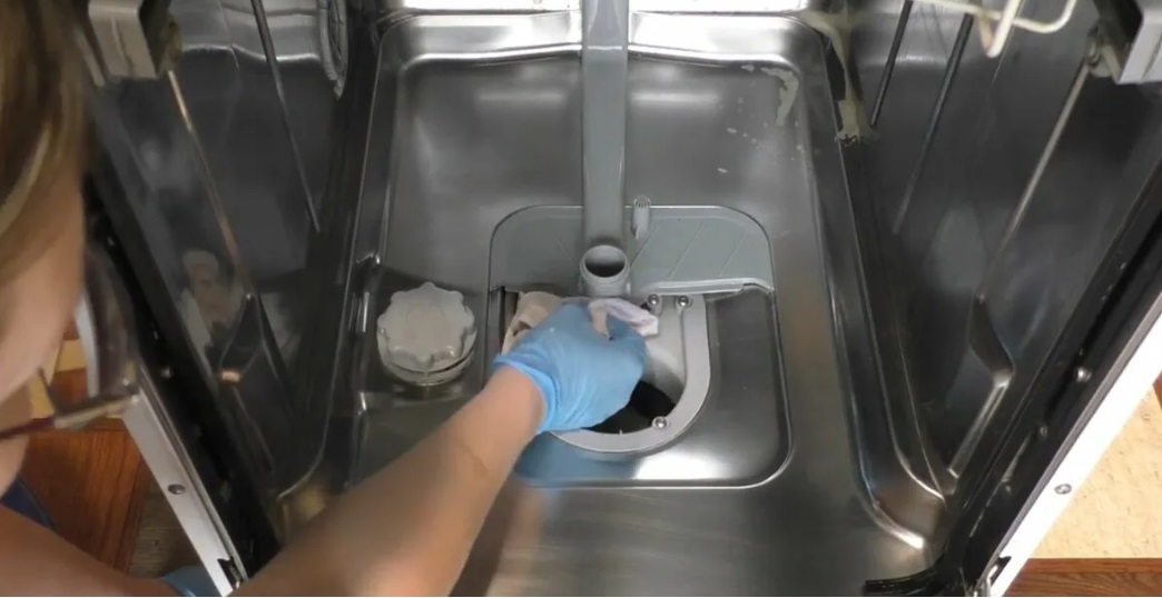 we clean the filter seat