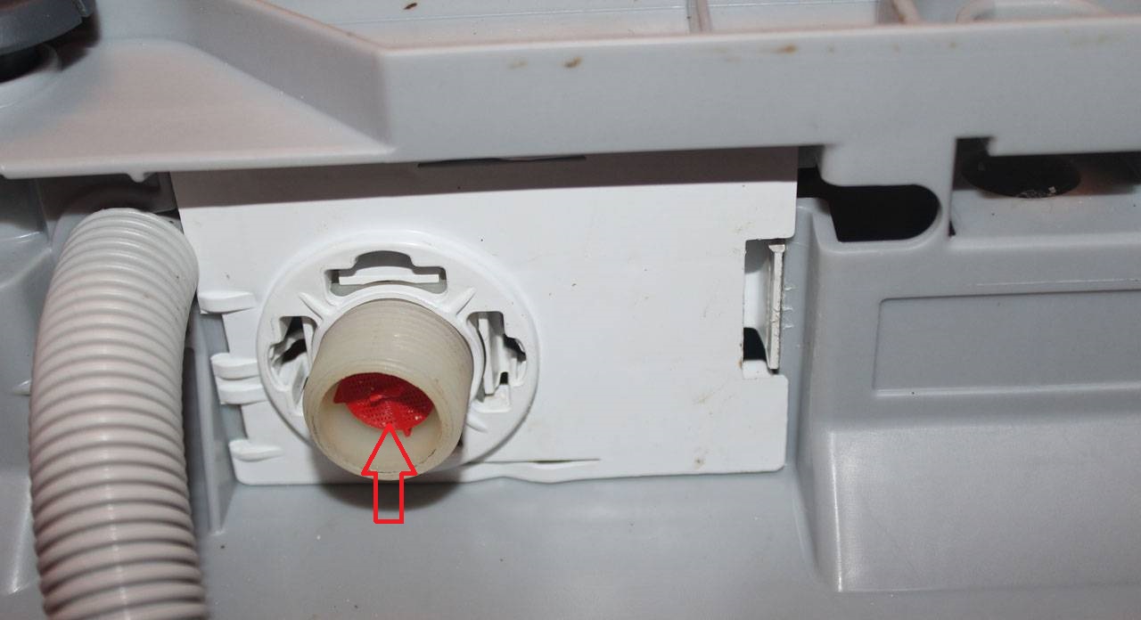 Cleaning the dishwasher's inlet valve filter