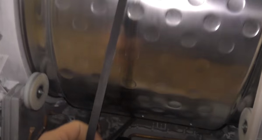 we push the new belt and pass it through the roller