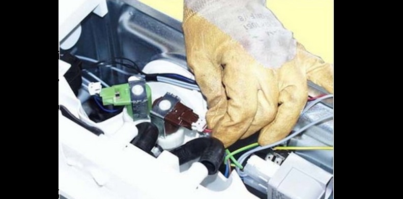 disconnect the wires from the fill valve