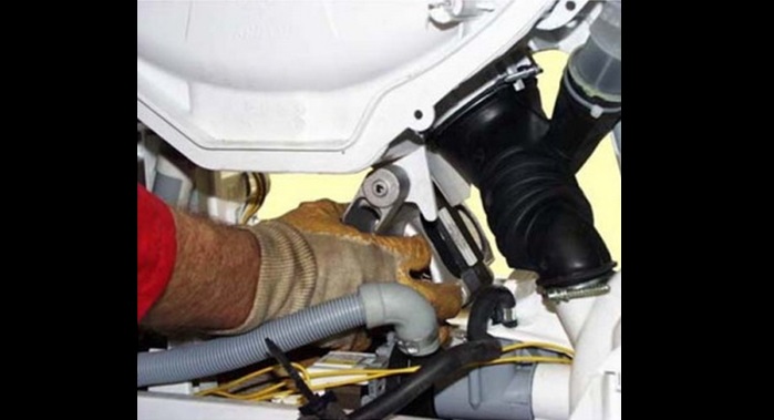 we move it back and pull out the motor