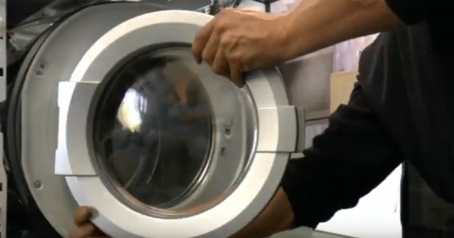 we install the hatch door