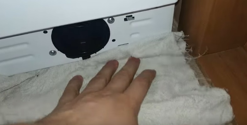 we lay a rag near the filter plug