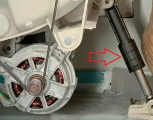 Демонтиране на амортисьора на пералнята