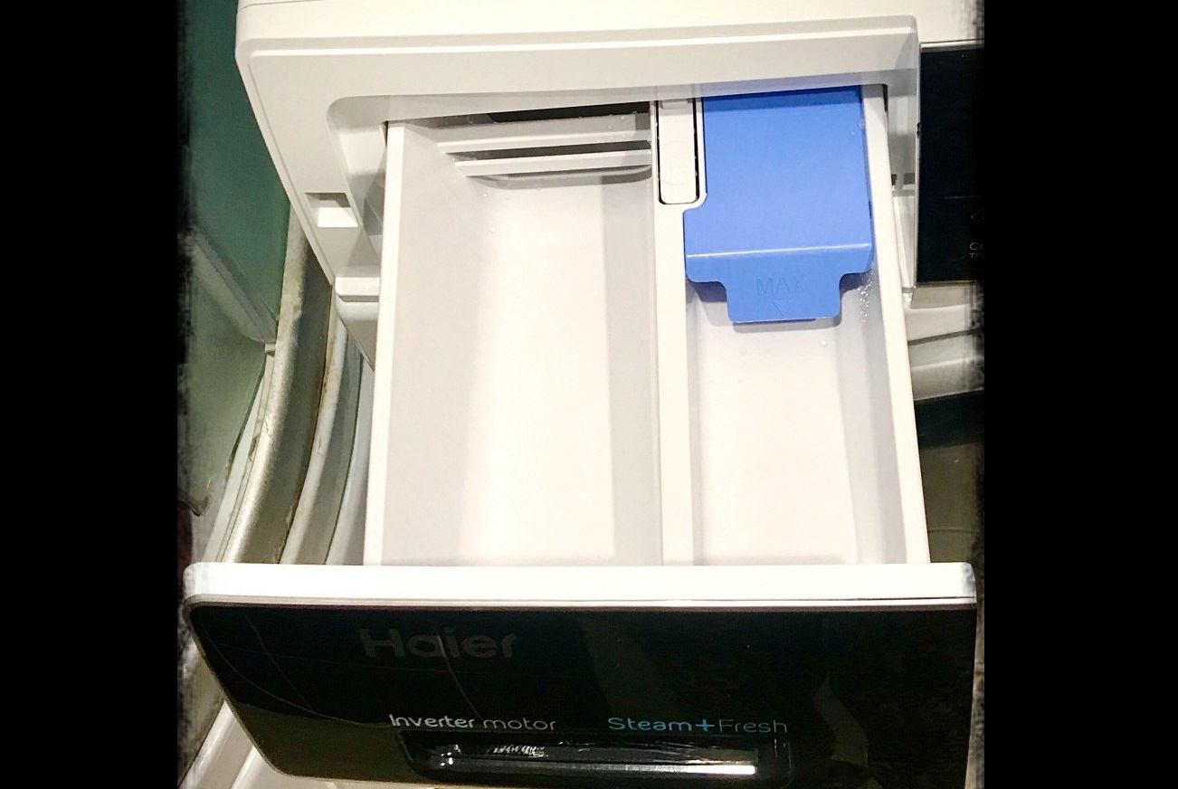 Haier two-compartment washing machine tray