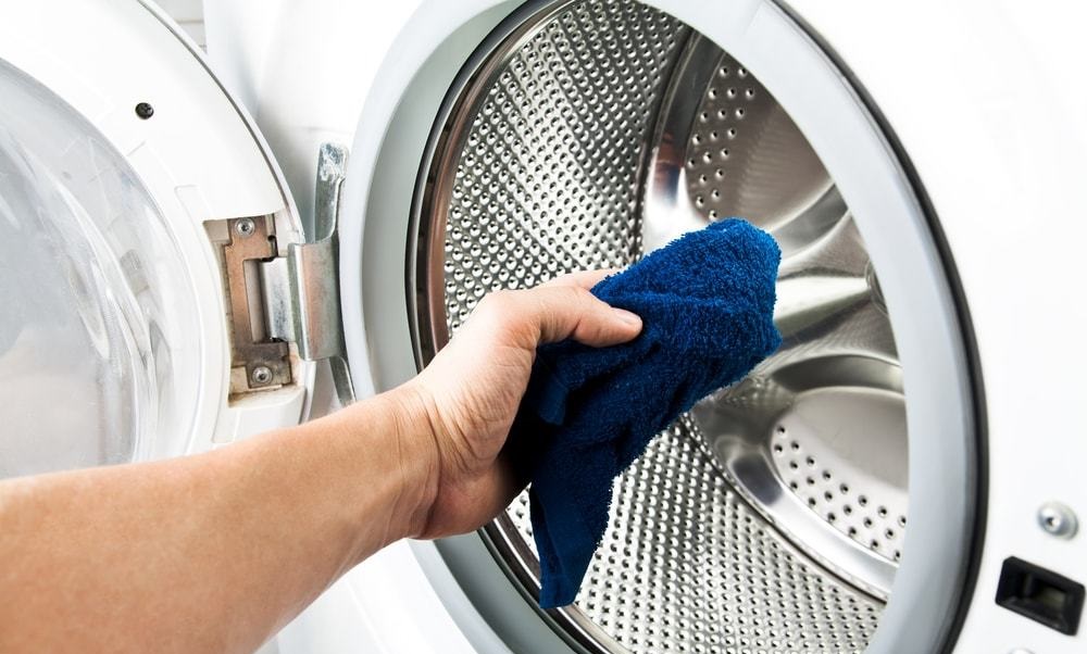 cleaning the machine manually