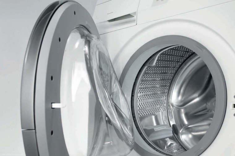 leave the washing machine open to dry