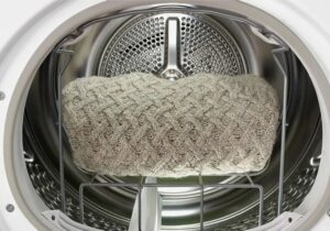Drying a sweater in a tumble dryer